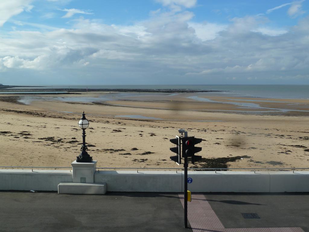 Beachview Guest House Accommodations Margate Dış mekan fotoğraf