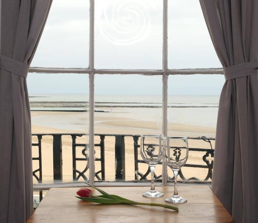 Beachview Guest House Accommodations Margate Dış mekan fotoğraf